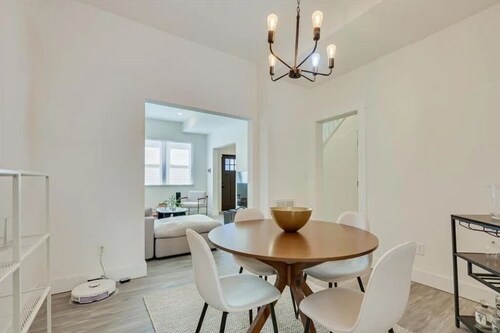 Charming 3-bedroom · Newark Home · World Cup HQ · 15 Mins to MetLife