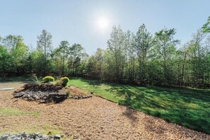 Property grounds - Woodland Retreat with Game Room (Hot Springs Village)