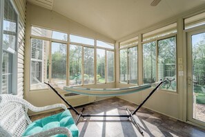 Interior - Woodland Retreat with Game Room (Hot Springs Village)