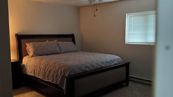 4 bedrooms, iron/ironing board, WiFi, bed sheets