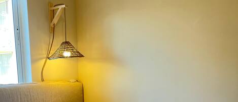 2 habitaciones, tabla de planchar con plancha, wifi y ropa de cama