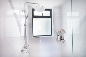 Towels, soap, toilet paper - Bright and airy 2-bedroom apartment, Ruaka- local and international attractions (Ruaka)