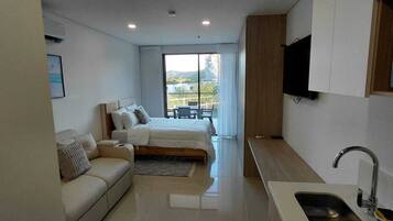 1 habitación, tabla de planchar con plancha, wifi y ropa de cama