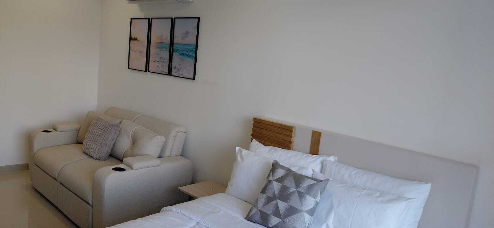 1 dormitorio, tabla de planchar con plancha, wifi y ropa de cama