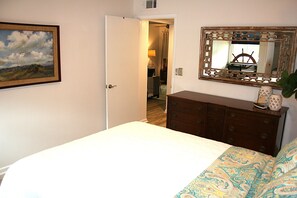 2 habitaciones, escritorio, tabla de planchar con plancha y wifi gratis 