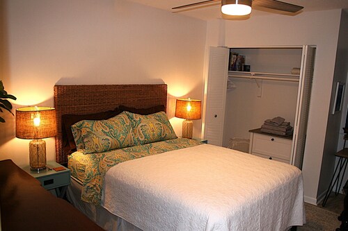 NEWLY LISTED! Welcome to The Escape Pod on Santa Rosa Sound by Fort Walton Beach