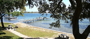 NEWLY LISTED! Welcome to The Escape Pod on Santa Rosa Sound by Fort Walton Beach