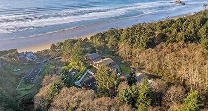 Steps to the Beach: Arch Cape Cozy Cottage w Sauna