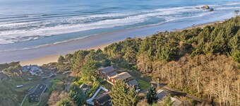 Steps to the Beach: Arch Cape Cozy Cottage w Sauna
