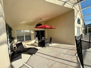 屋外ダイニングエリア