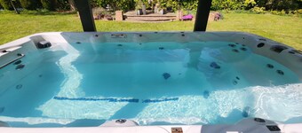 The Limes Retreat | Hot Tub & Garden Stay
