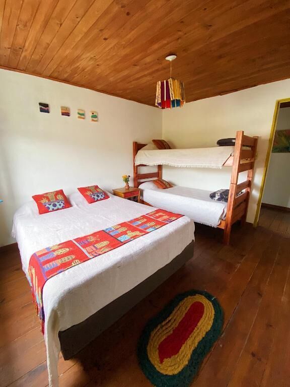 Fyrbäddsrum - uteplats - utsikt mot innergården