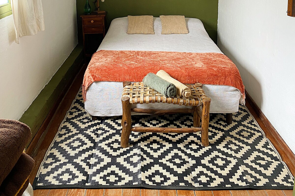 Habitación doble, patio, vista al patio | Wifi gratis 