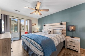 Condo, nhiều giường, bếp (Emerald Bay Escape) | 2 phòng ngủ, trang trí khác biệt