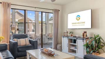 Condo, Multiple Beds, Kitchen (Emerald Bay Escape) | Living area