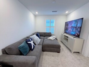 Living area - Coastal Charm (St. Augustine)