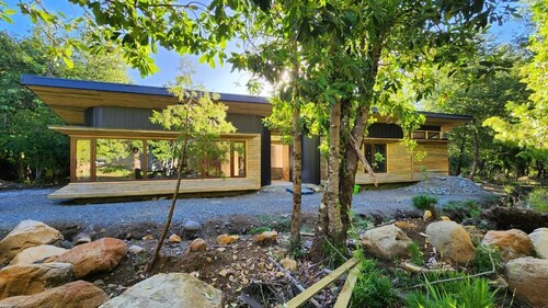 Casa Mallín Alto Biobío: nature, mountain, rest in the forest and pet friendly.
