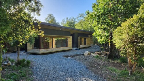 Casa Mallín Alto Biobío: nature, mountain, rest in the forest and pet friendly.