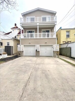 Exterior - Spacious 2nd Floor Retreat in the Heart of Downtown Ocean City – Walk to Beach & Boardwalk! (Ocean City)