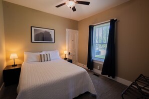 Room - College St. Cottage just 10 minutes from WEC. (Wilmington)