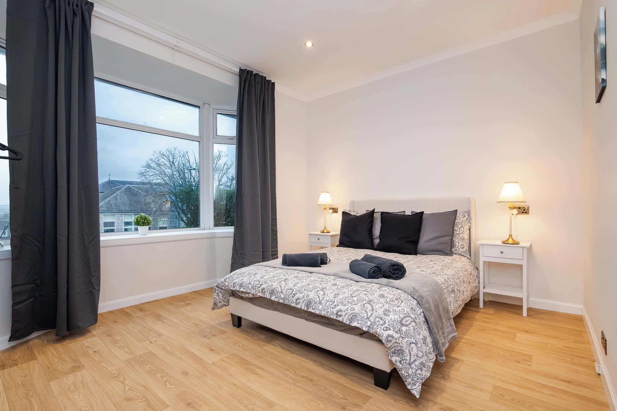 2 bedrooms, desk, iron/ironing board, travel cot