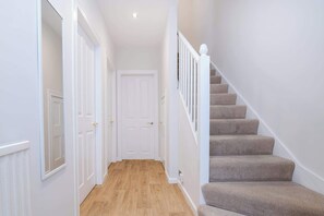 Interior - Aberdeen Home w/ Parking Near Centre, Harbour & Airport  - Fast WiFi (Aberdeen City)