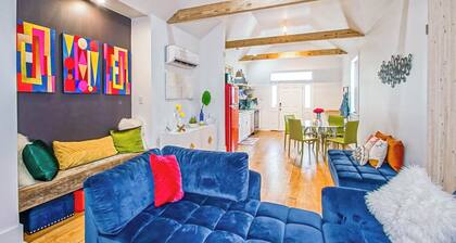 Vibrant Renovated Cottage - W/D, Off-Street Parking, Long Stays