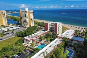 Exterior - Comfortable 2BR/2BA Coastal Condo at Costa Beach (Pompano Beach)