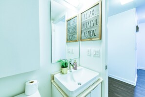 Suite estándar, 1 habitación, no fumadores, baño privado | Baño