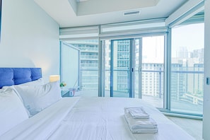 Family Suite, 2 Bedrooms, Non Smoking, Private Bathroom | Dihias secara berasingan, dilengkapkan perabot secara berasingan 