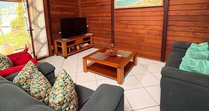 Cozy and comfortable house in the Morada da Praia condominium, with security and leisure facilities.