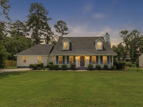 Huge Family Reunion, Perfect Masters Home, Established, and Quiet Neighborhood