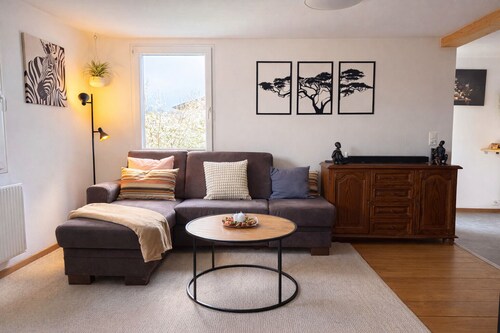 Modern Eriswil Studio w/ Cinema, Bathtub & Parking