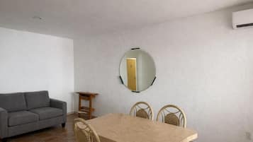 Ferienhaus, 2 Schlafzimmer, Terrasse | Innenbereich