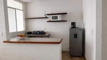 House, 2 Bedrooms, Patio | Private kitchen