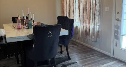 Adorable 2-bedroom townhome with AC in charming Volo