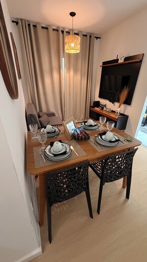 Dining - Apartment near the airport and Aruna and Atalaia beaches, 5 minutes away. (Aracaju)