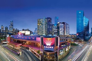 Exterior - Stunning Harbour View | 2BR 2BA Suite (Melbourne)