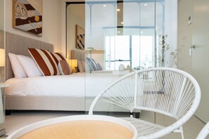 Iron/ironing board, WiFi - Stunning Harbour View | 2BR 2BA Suite (Melbourne)