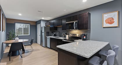 Luxury 2 BD Apartment
