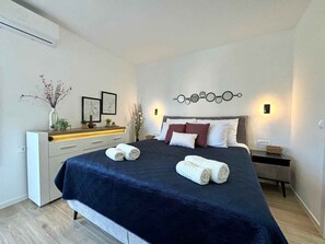 Room - Villa with swimming pool (Malinska)