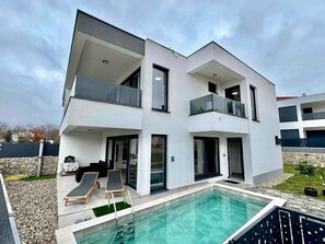 Pool - Villa with swimming pool (Malinska)