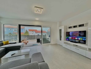 TV