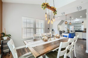 Dining - Stay with us at Your-cozy-home LLC a 3 bedroom/2.5 bath house. (Glen Burnie)