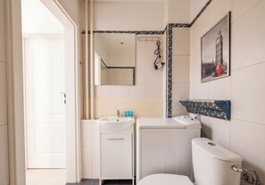 Bathroom - Żurawia Warsaw City Apartment (Warszawa)