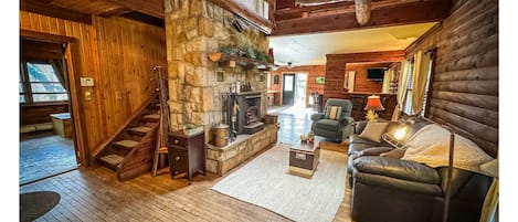 Smart TV, fireplace, DVD player, books