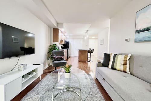 Honeymoon Suite, 1 Bedroom | Living area | 50-inch flat-screen TV with digital channels