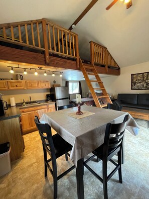 Interior - Peaceful 1-bedroom cabin in charming Talkeetna perfect for getaway (Talkeetna)