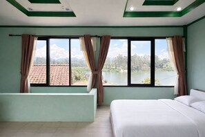 Family Room, Lake View - Malakai Villa Pangalengan (Bandung)