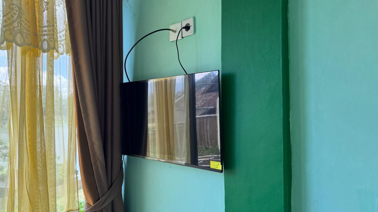 Kamar Double Superior, pemandangan danau | Televisi
